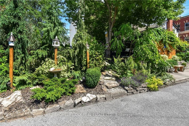 32 APPLE St, Brockville, K6V 4X8 | Image 3