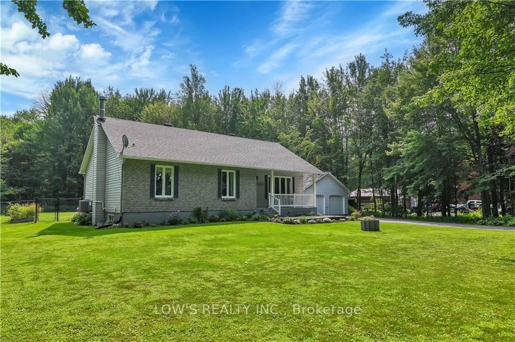 Detached House sold at 4555 MOORE Road, East Hawkesbury, 615 - East Hawkesbury Twp, K0B 1P0 - MLS: X9517222