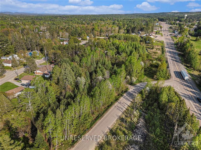 LT3 CON MUNRO St, Laurentian Hills - 511 - Chalk River and Laurentian Hills South image-0-0