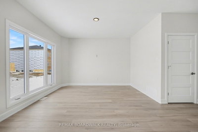 1213 MONTBLANC Crescent — photo 4