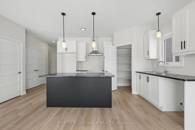 1213 MONTBLANC Crescent — photo 6