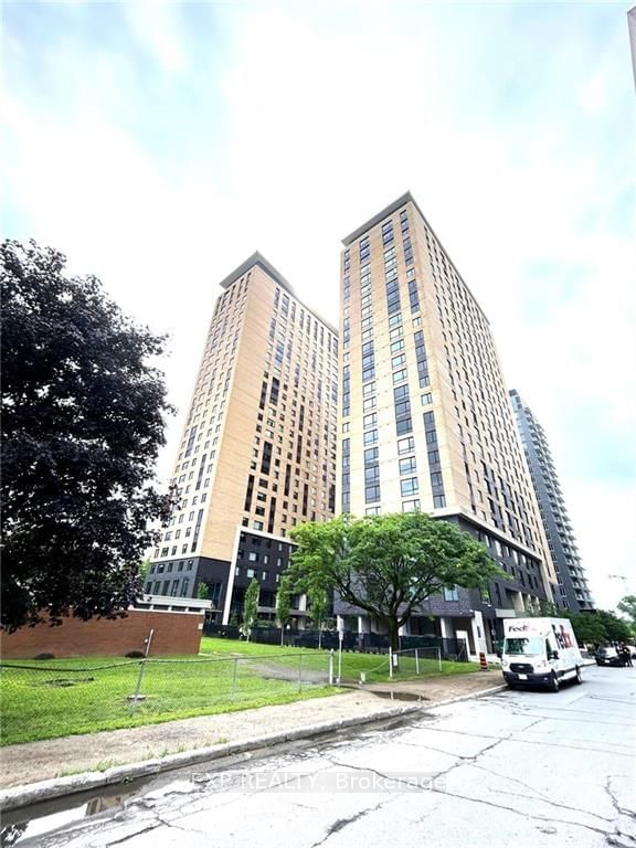 home for lease on 1910-105 CHAMPAGNE Avenue