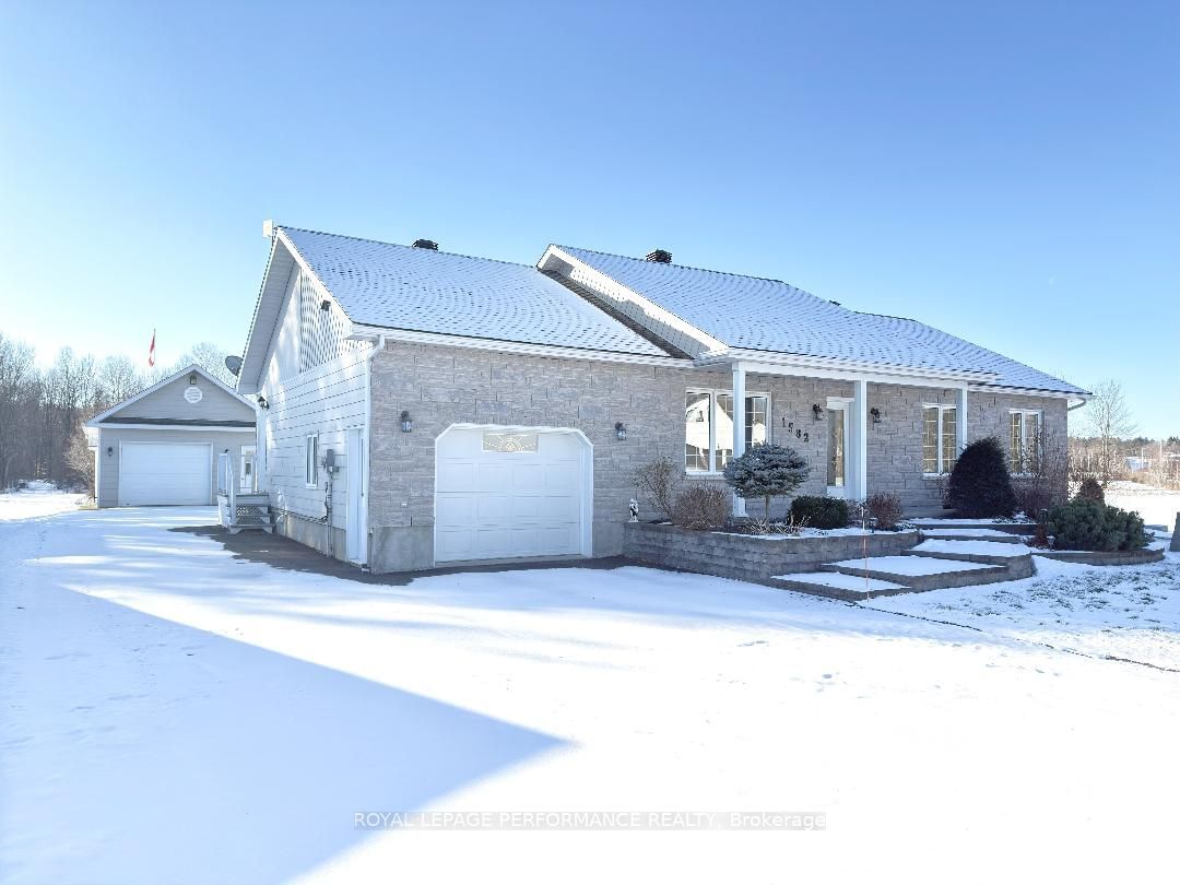 Detached House sold at 1582 SANDY HILL Road, Champlain, 614 - Champlain Twp, K6A 2R2 - MLS: X9517586