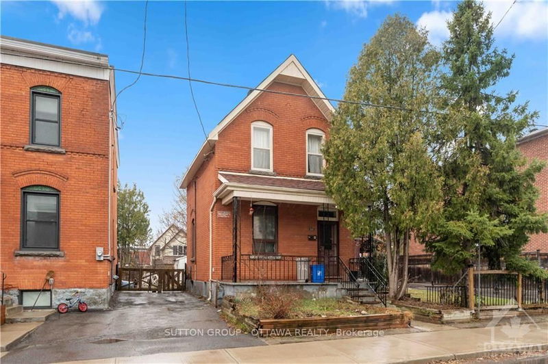 home for sale on 212 CAMBRIDGE Street N