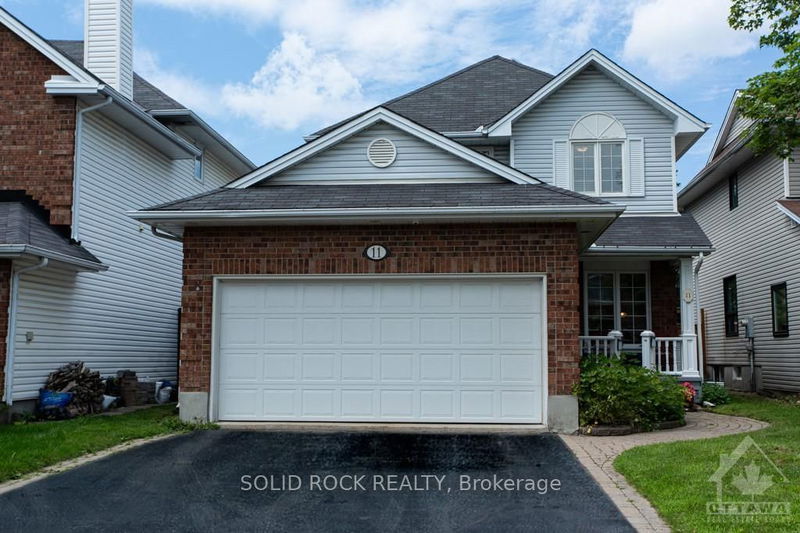 home for sale on 11 ROYAL FIELD Crescent