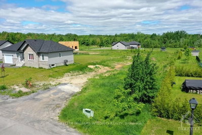 237 ROXANNE Street — photo 3