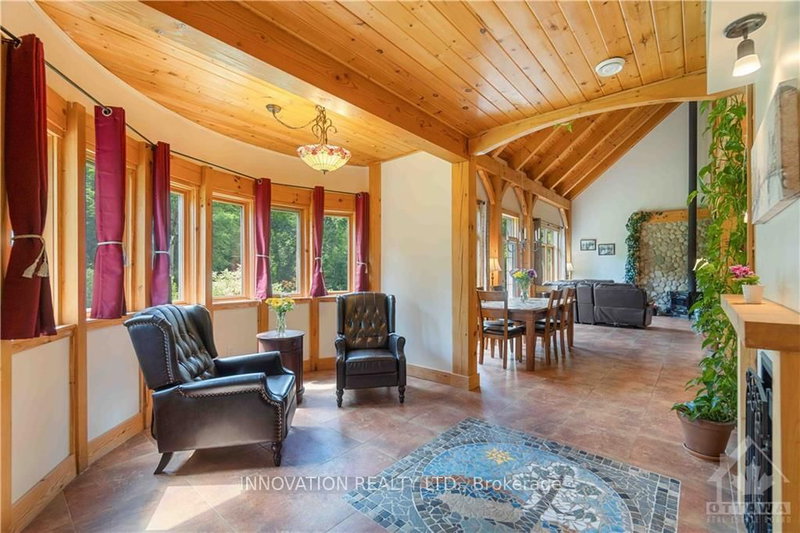 698 MOFFAT St, Pembroke, K8A 3Y1 | Image 3