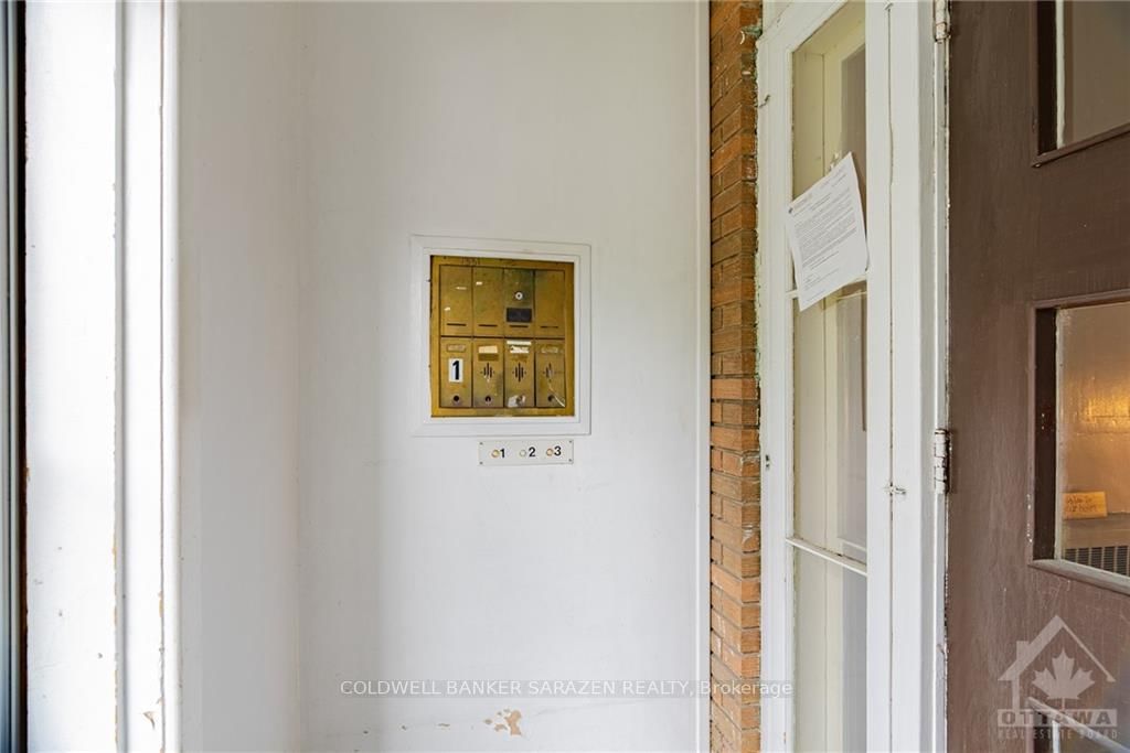 Semi-Detached House sold at 1331 THAMES Street, Ottawa, Carlington, K1Z 7N2 - MLS: X9518516