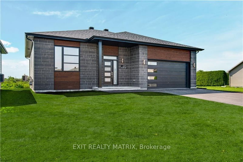 home for sale on 670 ROXANE Crescent