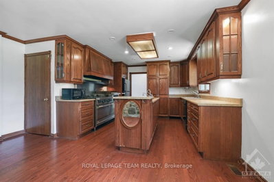 704 SOUTH LAVANT Road — more photos