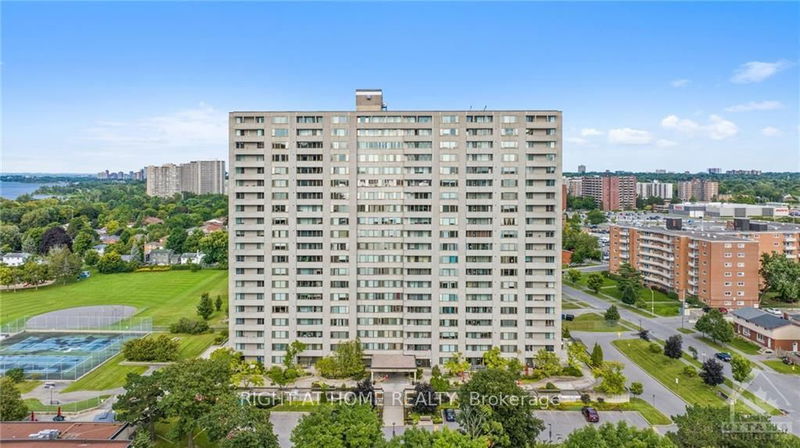 home for sale on 1502-2625 REGINA Street