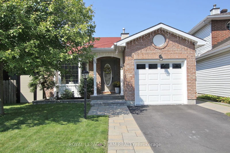 home for sale on 68 HAWLEY Crescent