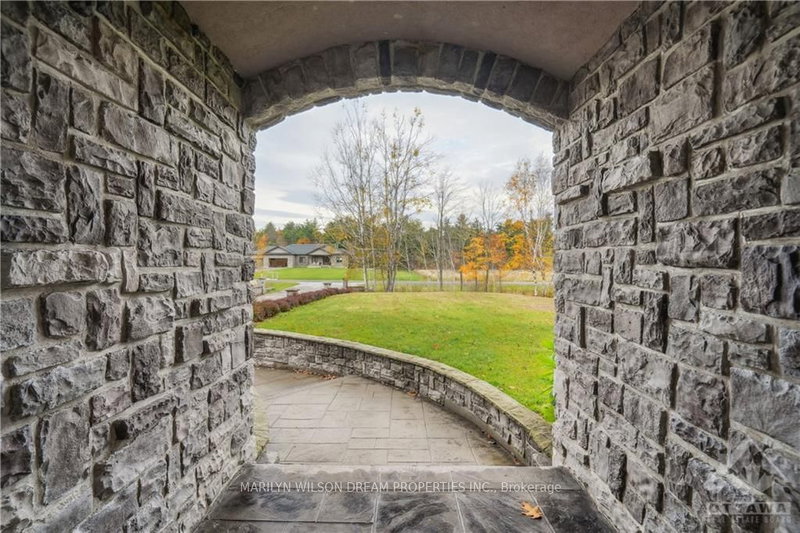 461 JOHN ASELFORD Dr, Ottawa, K2W 1A8 | Image 3