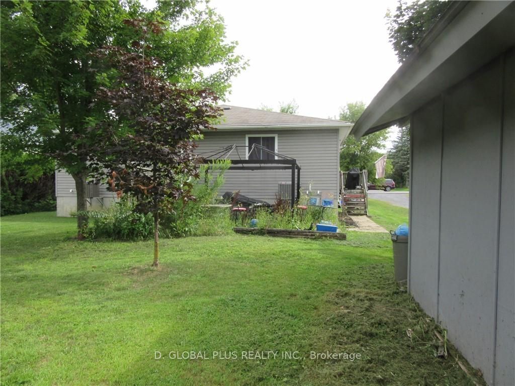 Semi-Detached House sold at 2168 PITT Street, Cornwall, 717 - Cornwall, K6K 1A2 - MLS: X9519816