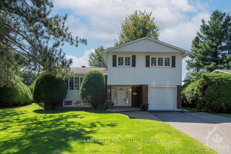 home for sale on 19 WEDGEWOOD Crescent