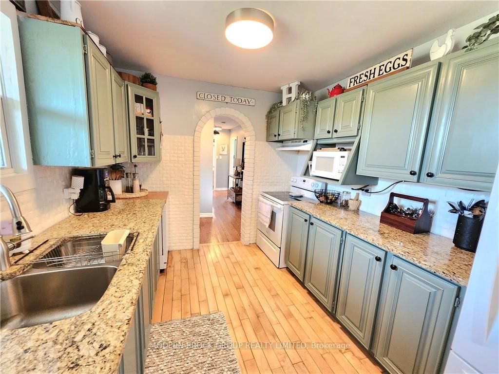 Listing Image 7