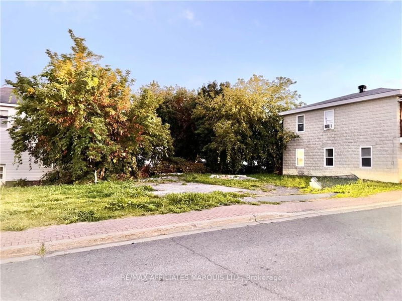 LOT PRINCE ALBERT St, Cornwall - 717 - Cornwall image-0-0