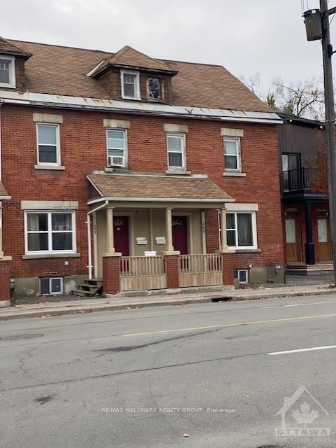 260,262,264 BRONSON Avenue