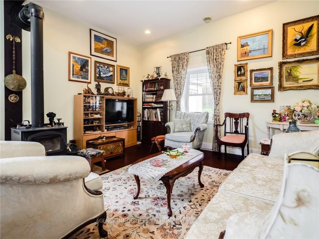 Listing Image 7