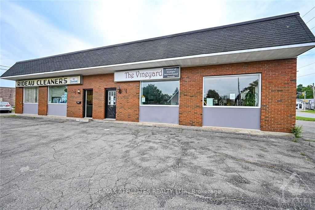 Commercial/Retail sold at 202 PERCY Street, Smiths Falls, 901 - Smiths Falls, K7A 4W8 - MLS: X9522214