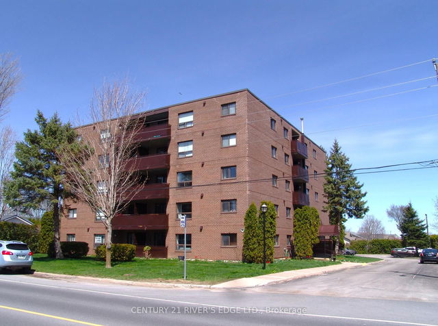 305 - 95 WINDSOR Drive