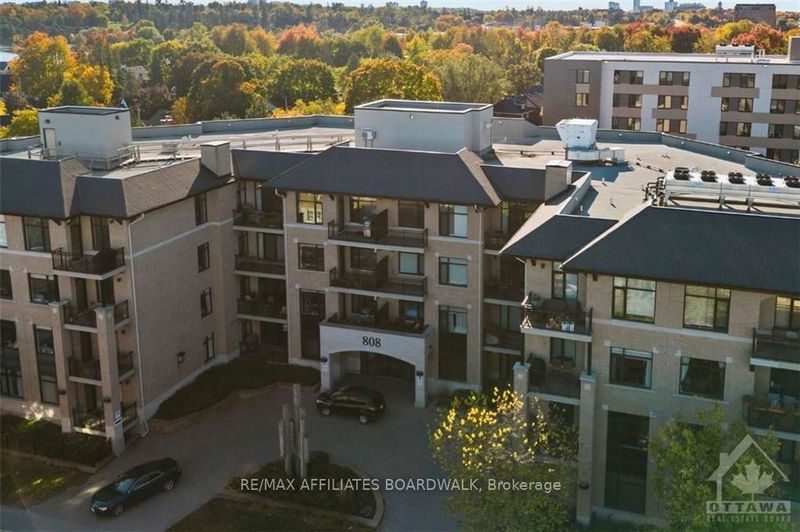 home for sale on 202-808 BRONSON Avenue