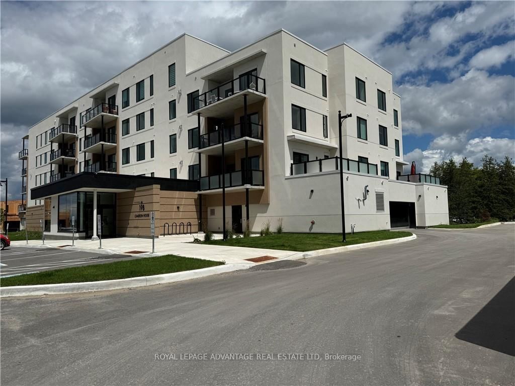 Listing Image 4
