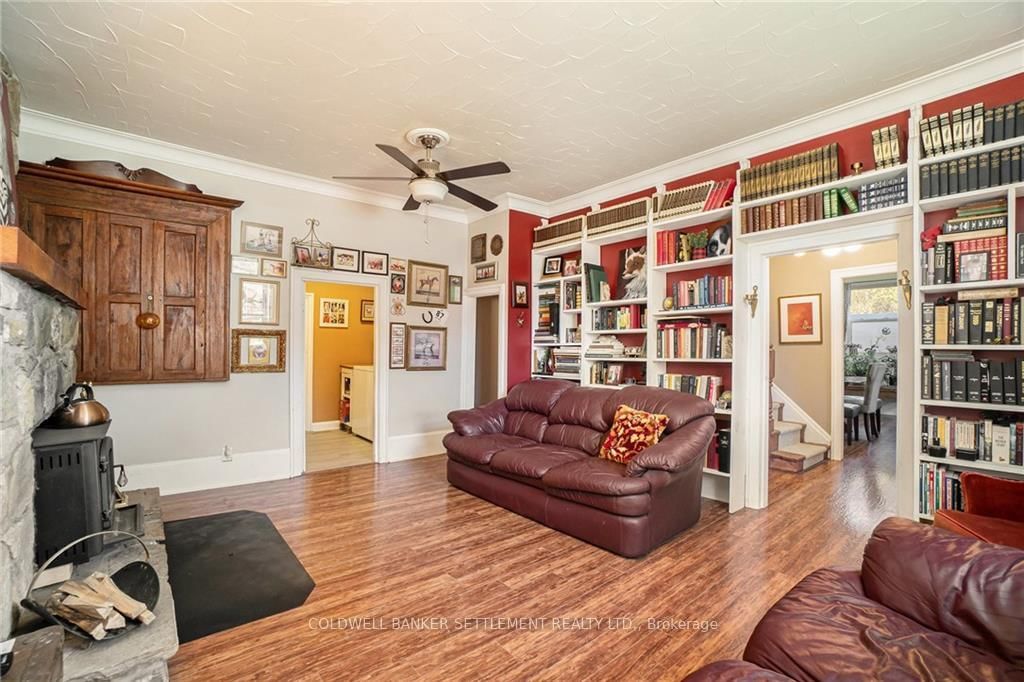Listing Image 7