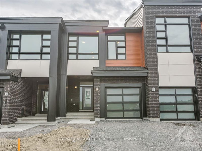 home for lease on 4952 ABBOTT Street E