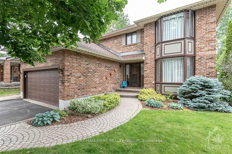 home for lease on 18 HESSE Crescent