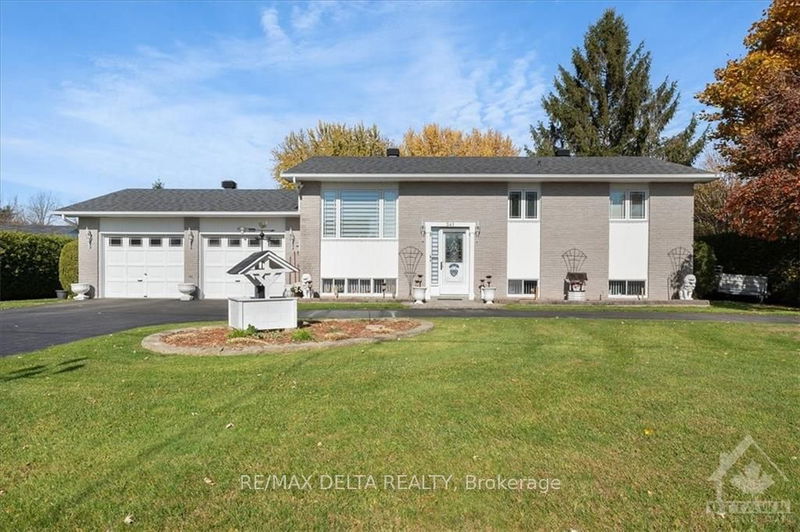 home for sale on 341 WOLFE Crescent