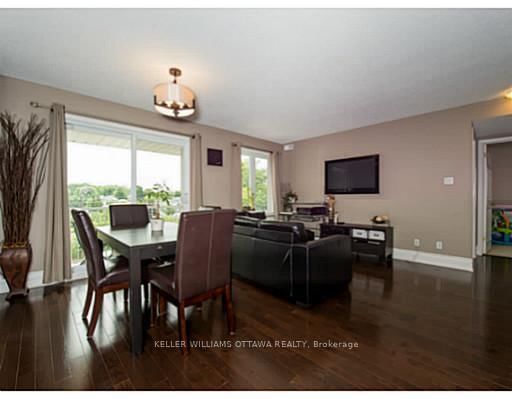 304 - 1005 LAURIER St, Clarence-Rockland, K4K 1T7 | Image 3