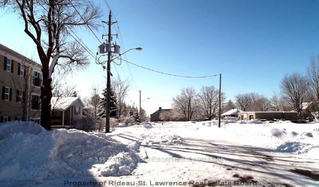 204 - 22 WELLAND St, Perth, K7H 3H7 | Image 3