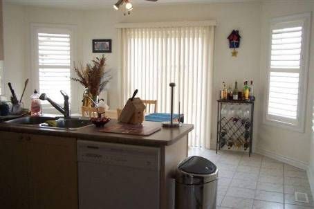 102 Esther Dr, Barrie, L4N0V8 | Image 3