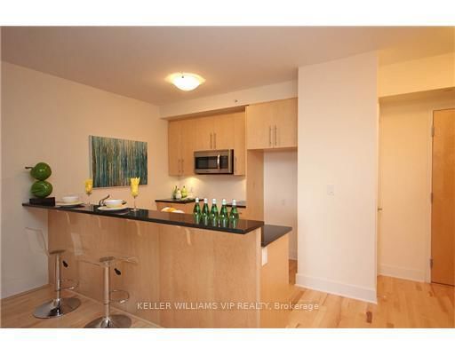 9 BALSAM St, Ottawa, K1R 7K6 | Image 3