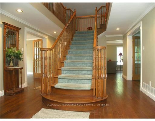 1662 HUNTERS RUN Dr, Orleans, K1C 2H3 | Image 2