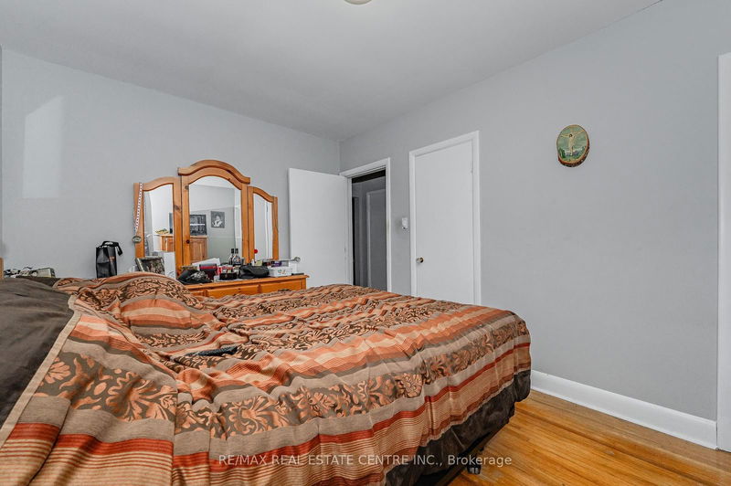 home for sale on 8 Munch Avenue