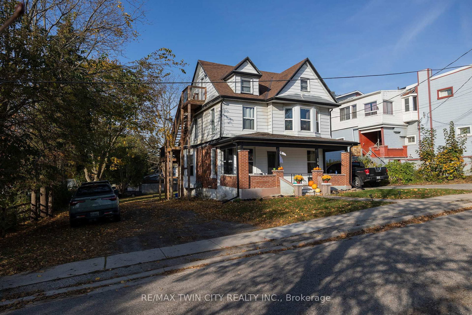 Listing Image 3