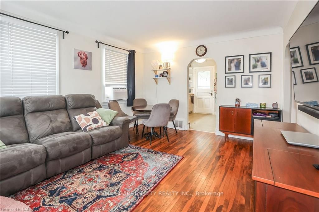 Listing Image 5