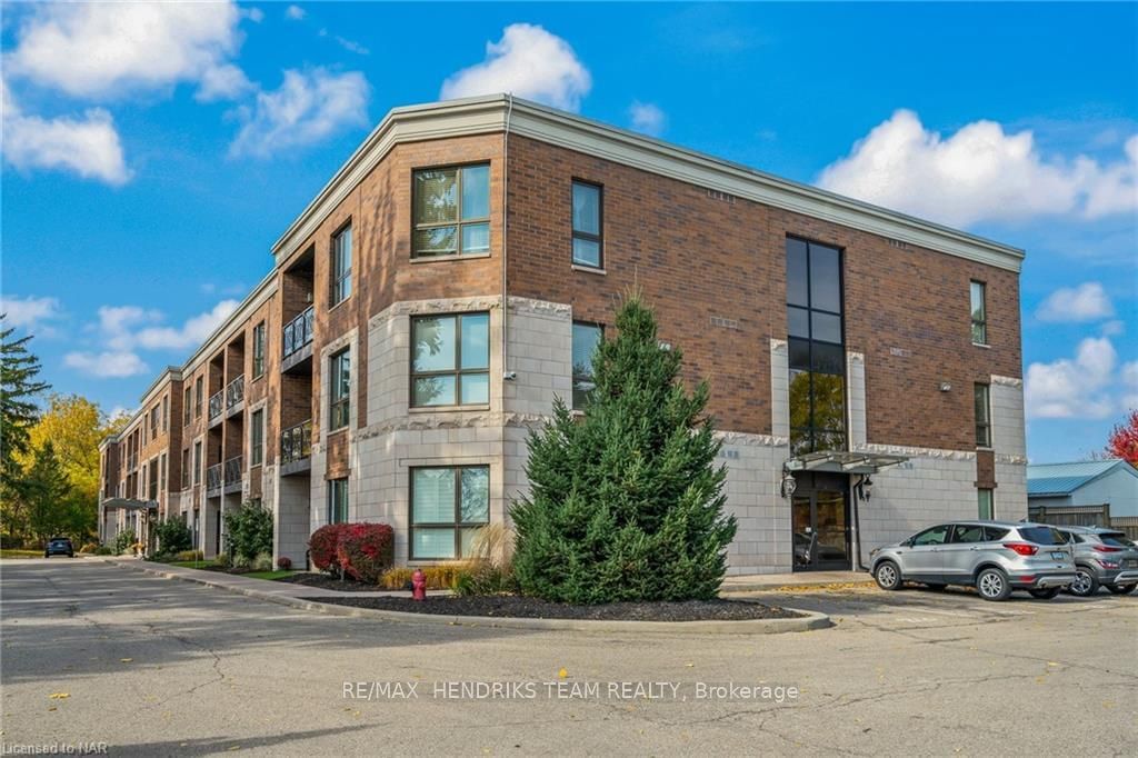 2799 ST PAUL Avenue, Unit 113 - Photo 2