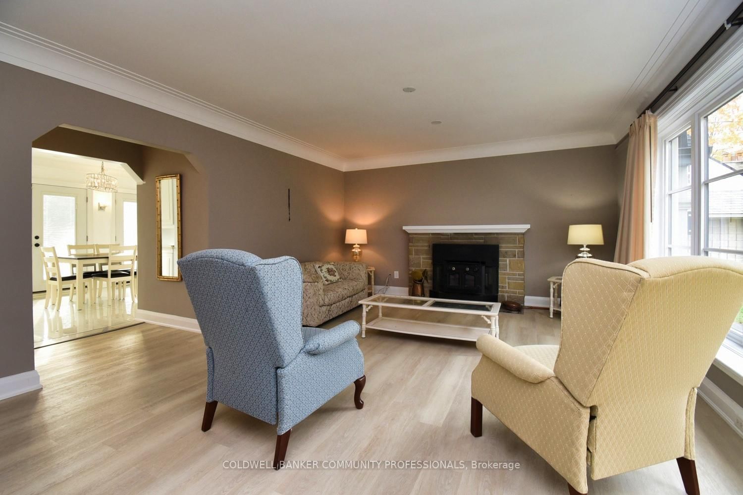 Listing Image 7