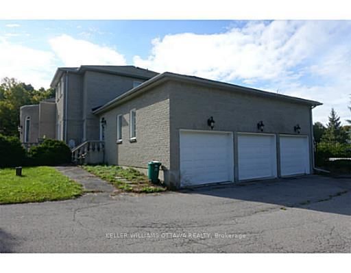 5749 KNIGHTS Dr, Ottawa, K4M 1K2 | Image 2