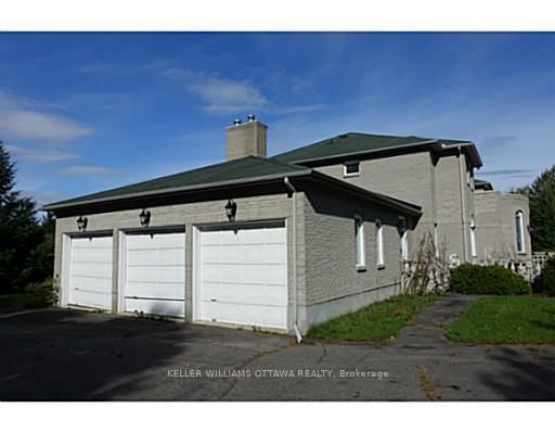 5749 KNIGHTS Dr, Ottawa, K4M 1K2 | Image 3