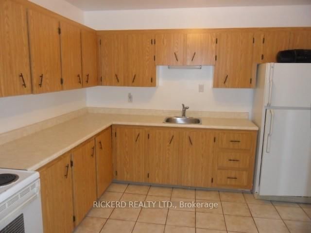 220 KENYON St W, North Glengarry, K0C 1A0 | Image 2