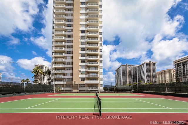 2N - 1965 South Ocean Drive