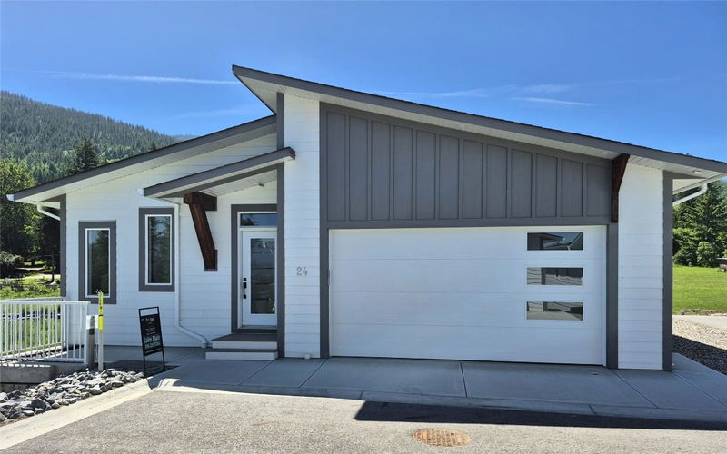 1840 10 Street SW #24, Salmon Arm, British Columbia