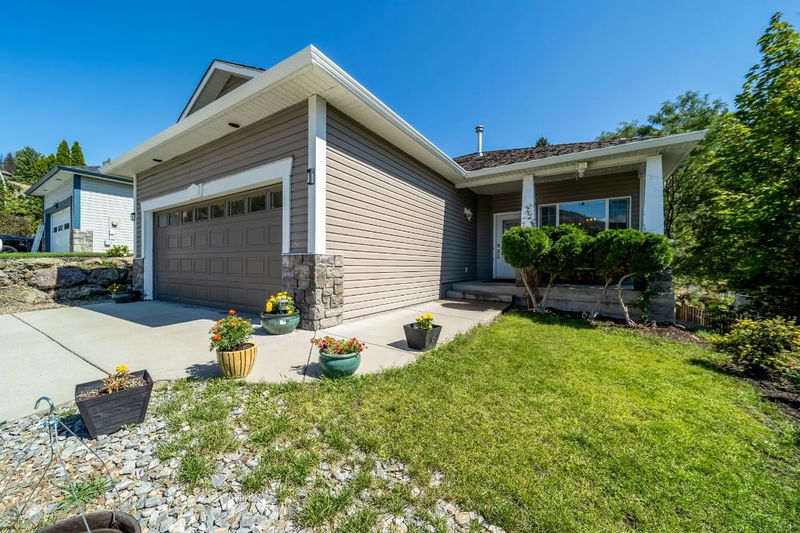 2066 Rosefield Drive, West Kelowna, British Columbia (MLS 10322737)