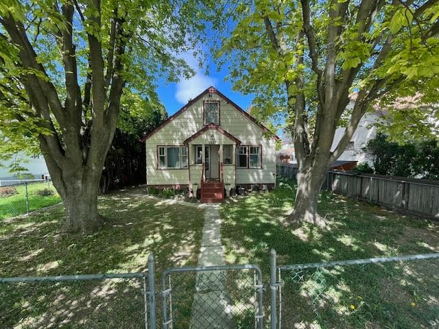 866 Dehart Avenue, Kelowna, British Columbia (MLS 10325184)