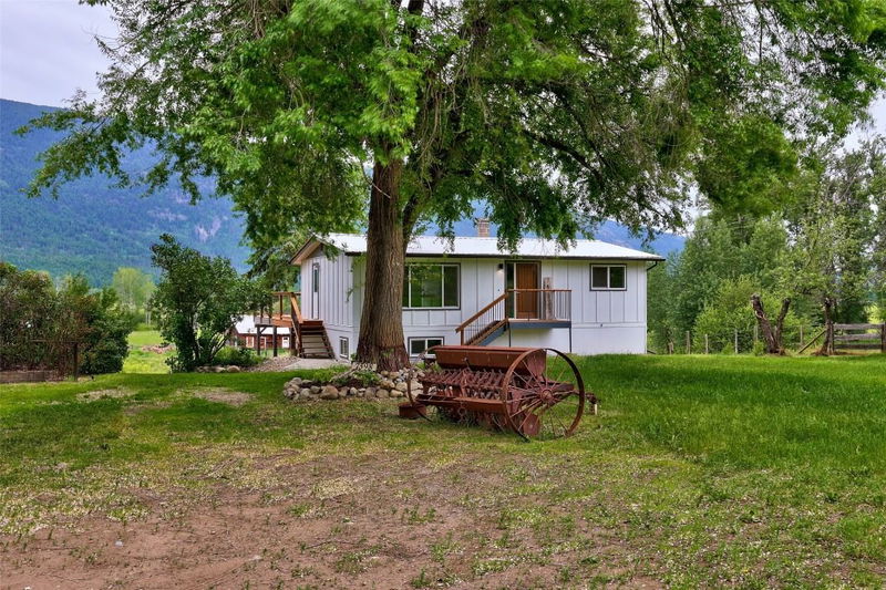 7398 Yellowhead Highway S, Barriere, British Columbia