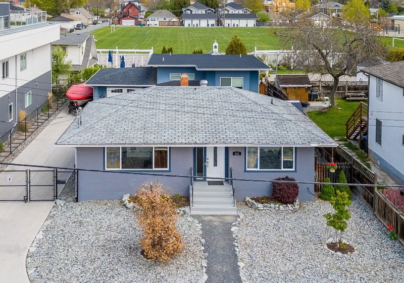 930-932 Lawson Avenue, Kelowna, British Columbia (MLS 10328758)